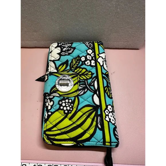 Vera Bradley One Size Teal Green Floral Quilted Wallet - Picture 1 of 12